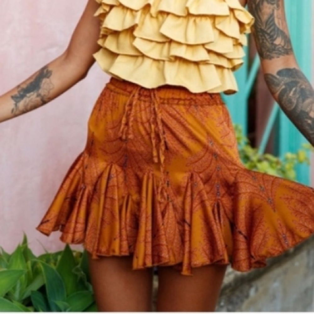 Selfie Leslie Robyn Flounce Mini skirt Leaf Pattern Mustard size small